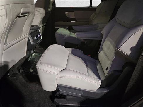 New 2025 Ford Expedition Active image 16