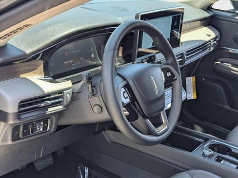 New 2025 Lincoln Corsair Reserve image 3