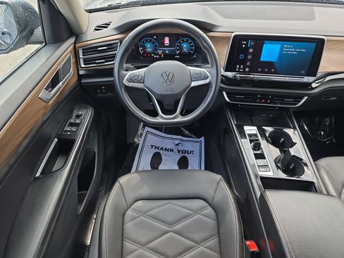 Used 2024 Volkswagen Atlas SE AWD/4WD image 19