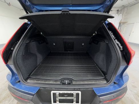 Used 2021 Volvo XC40 T5 R-Design w/ Protection Package Premier image 16