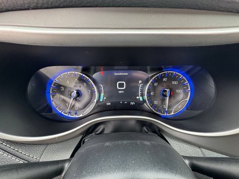 New 2027 Chrysler Pacifica Select w/ Family Tech Group FWD image 24