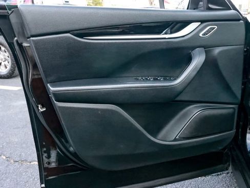 Used 2021 Maserati Levante image 28