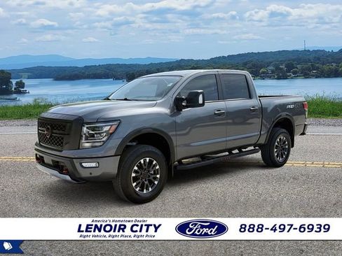 Used 2023 Nissan Titan PRO-4X w/ Pro-4x Convenience Package AWD/4WD image 7