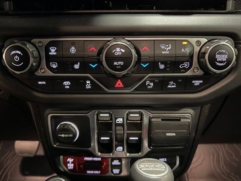 Used 2024 Jeep Wrangler Unlimited Rubicon 392 AWD/4WD image 39