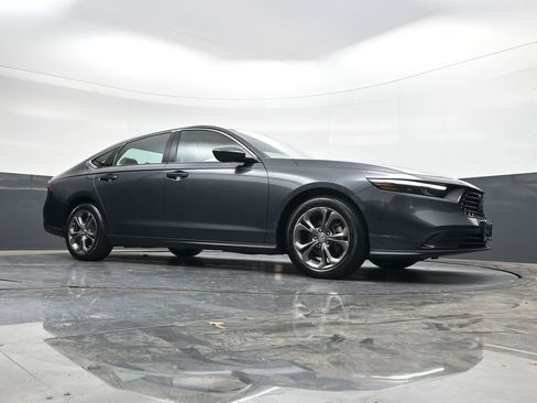 Used 2023 Honda Accord EX image 26