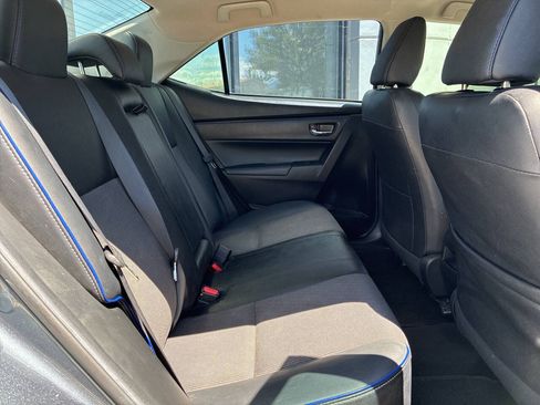 Used 2018 Toyota Corolla SE w/ Carpet Mat Package (TMS) FWD image 11