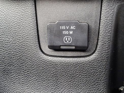 Used 2018 Jeep Wrangler Unlimited Sahara w/ Connectivity Group image 18