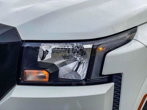 Used 2023 Nissan Frontier SV w/ SV Convenience Package image 7