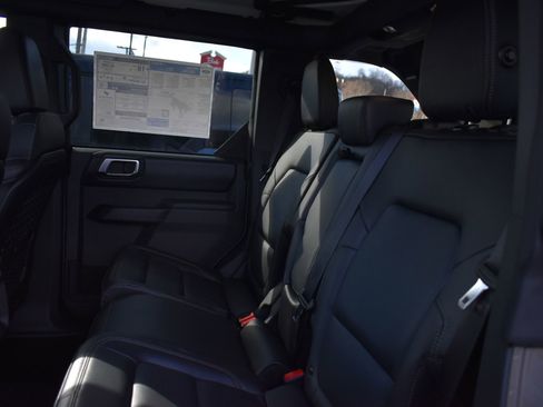 New 2025 Ford Bronco Badlands image 14