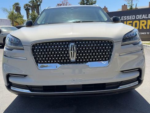 Used 2022 Lincoln Aviator 2WD w/ Premium Package image 10