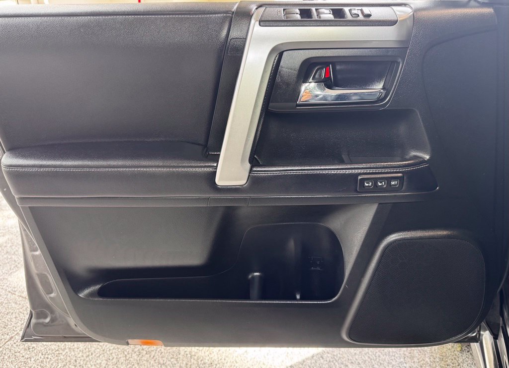 Used 2018 Toyota 4Runner Limited AWD/4WD image 19