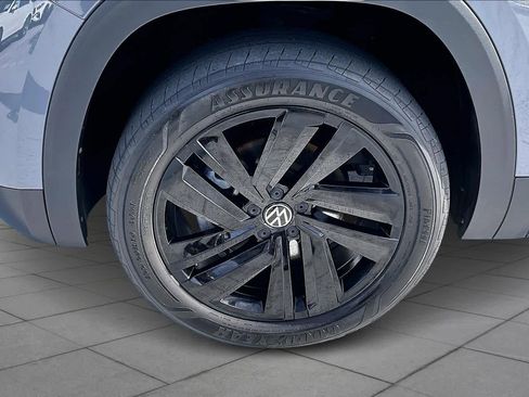 Used 2022 Volkswagen Atlas Cross Sport SE image 10