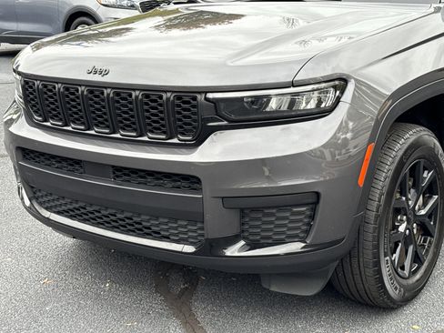 Used 2024 Jeep Grand Cherokee L Laredo image 29