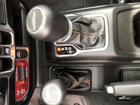 Used 2023 Jeep Gladiator Mojave image 19