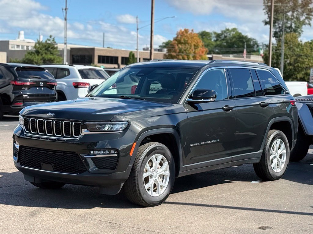 Used 2023 Jeep Grand Cherokee Limited AWD/4WD image 40