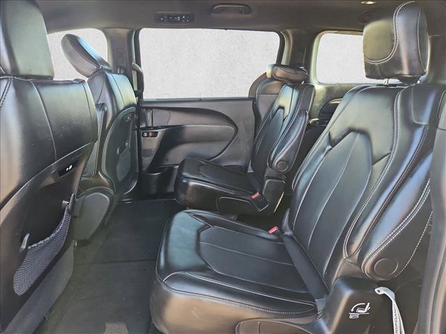Used 2025 Chrysler Pacifica Select FWD image 23