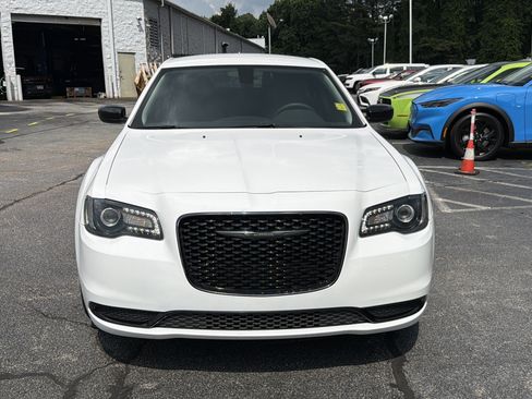 Used 2023 Chrysler 300 Touring w/ Sport Appearance Package RWD image 4