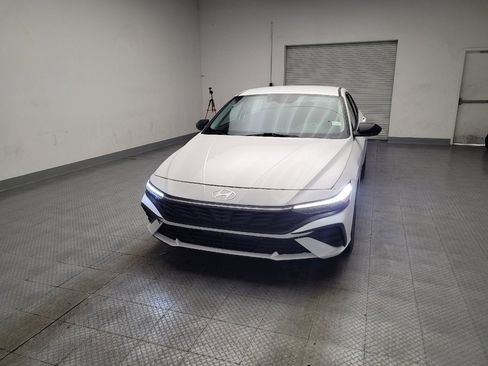 Used 2024 Hyundai Elantra SEL FWD image 15