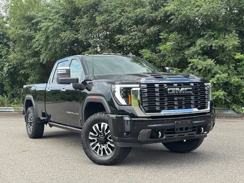 Used 2024 GMC Sierra 2500 Denali Ultimate w/ Max Trailering Package AWD/4WD image 1