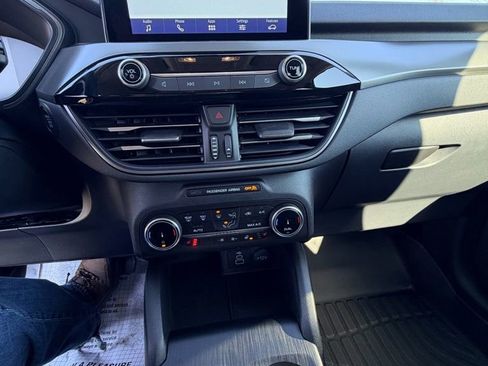 Used 2024 Ford Escape Active w/ Cold Weather Package image 18
