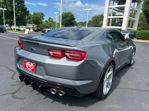 Used 2021 Chevrolet Camaro LT w/ Technology Package RWD image 7