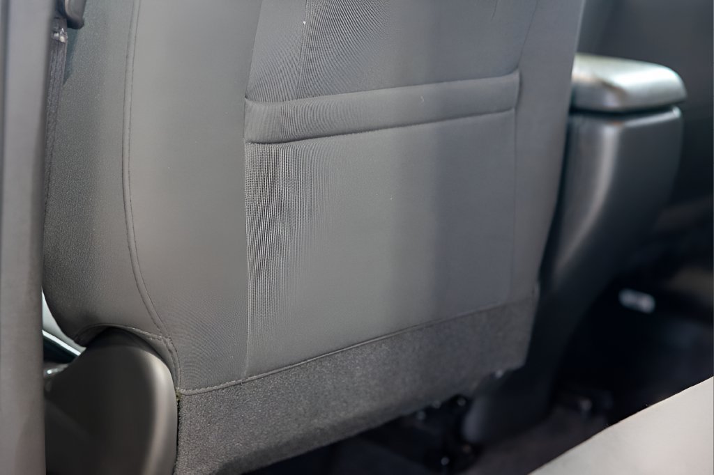 Used 2023 Chevrolet TrailBlazer LT FWD image 47