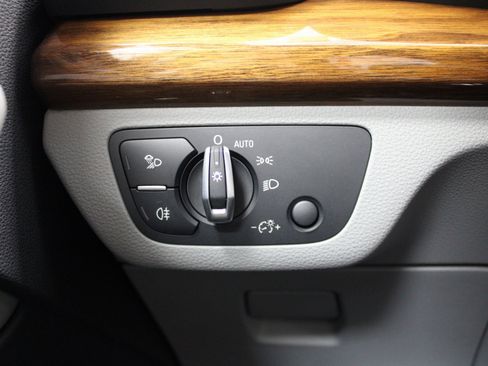 Used 2022 Audi Q5 2.0T Premium w/ Convenience Package image 41