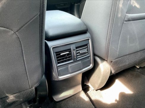 Used 2024 Subaru Forester Premium AWD/4WD image 9