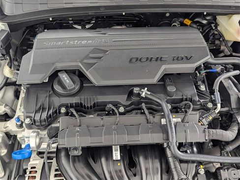 New 2025 Hyundai Elantra SE image 10