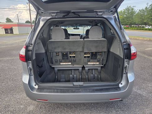 Used 2017 Toyota Sienna LE FWD image 15