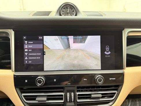 Used 2022 Porsche Macan AWD/4WD image 24