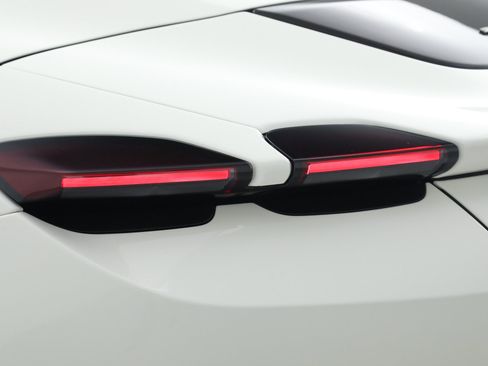 Certified 2025 Ferrari Roma Spider RWD image 18