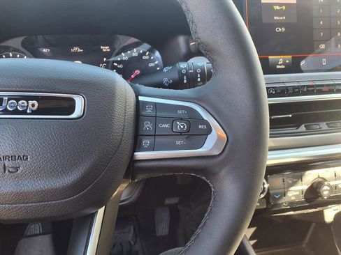 Used 2025 Jeep Compass Limited w/ Sun & Sound Group image 15