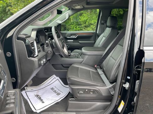 Used 2024 GMC Sierra 1500 Denali w/ Technology Package AWD/4WD image 14