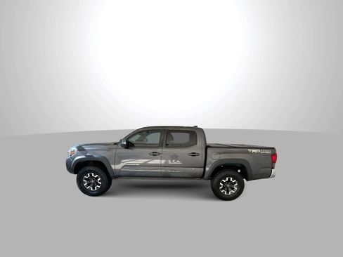 Used 2019 Toyota Tacoma TRD Off-Road AWD/4WD image 5
