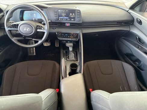 Used 2025 Hyundai Elantra Sport FWD image 11