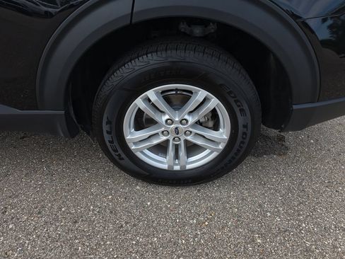 Used 2022 Ford Explorer XLT w/ Equipment Group 202A AWD/4WD image 38