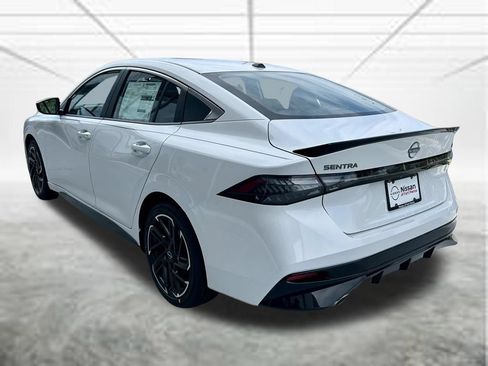New 2026 Nissan Sentra SR w/ Floor Mat Package FWD image 8