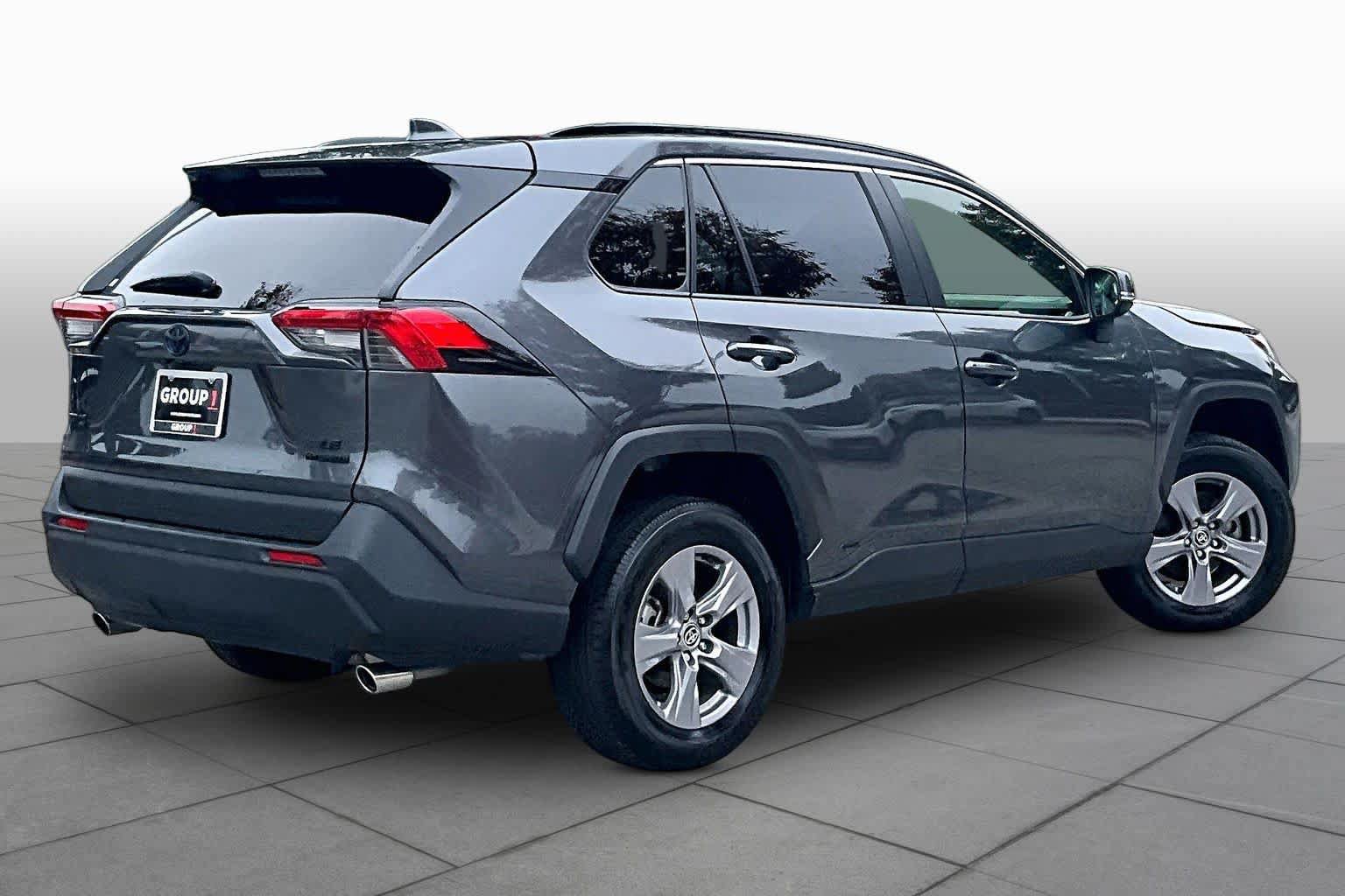 Used 2024 Toyota RAV4 LE AWD/4WD image 13