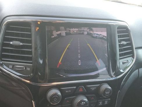Used 2019 Jeep Grand Cherokee Altitude RWD image 25