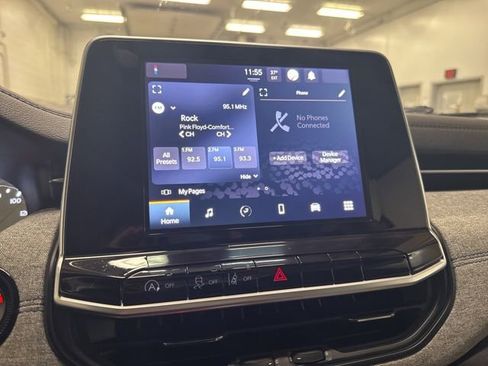 Used 2022 Jeep Compass Latitude image 16