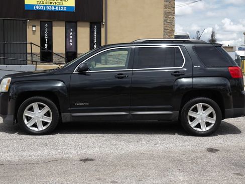 Used 2011 GMC Terrain SLE FWD image 2