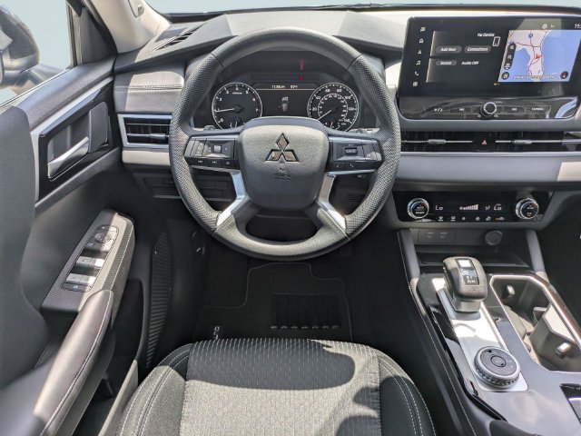 New 2026 Mitsubishi Outlander ES FWD image 16