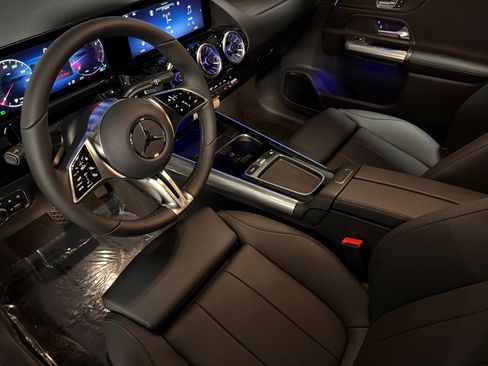 New 2026 Mercedes-Benz GLA 250 4MATIC image 9