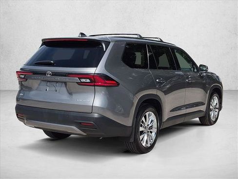 Used 2025 Toyota Grand Highlander AWD image 5