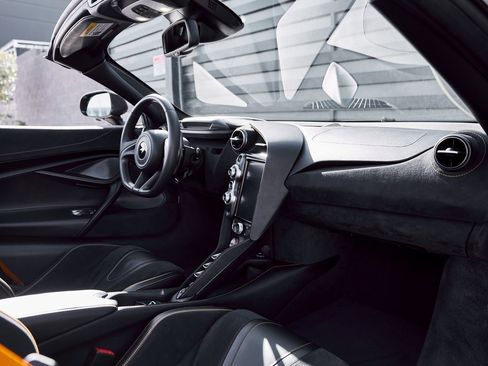 Used 2020 McLaren 720S image 40