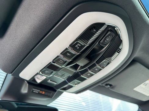 Certified 2026 Porsche Macan AWD/4WD image 26