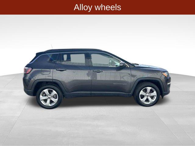 Used 2018 Jeep Compass Latitude FWD image 8