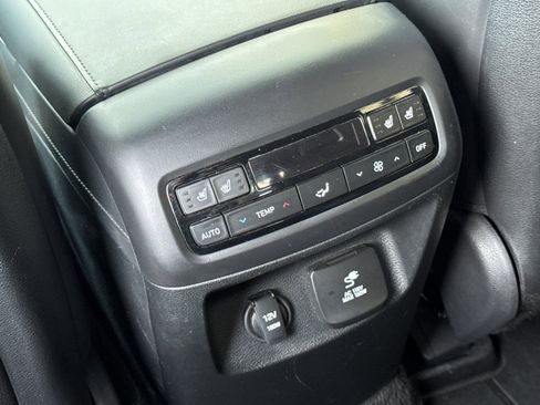 Used 2022 Hyundai Palisade Calligraphy w/ Winter Package image 14