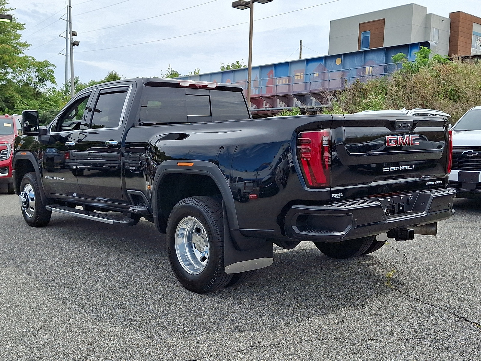 Certified 2026 GMC Sierra 3500 Denali w/ Denali Reserve Package AWD/4WD image 4